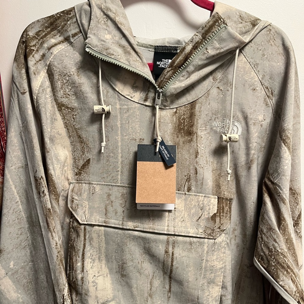 Large north face jacket with tags